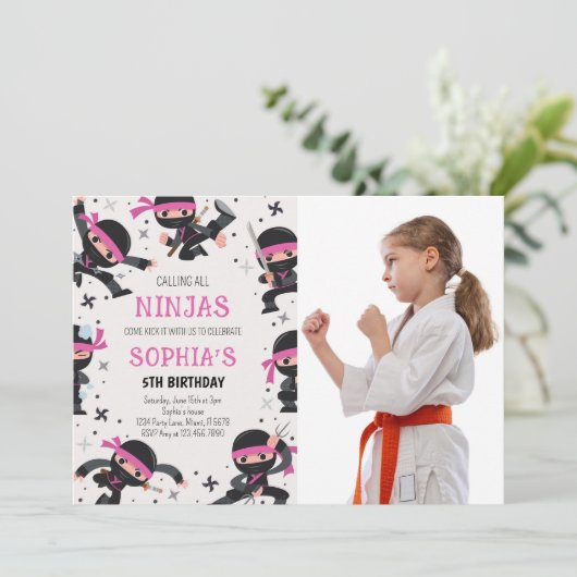 ピンク忍者戦士武術アーツ誕生日写真 招待状 (スタンド正面)