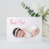 ピンク感謝スクリプト赤ちゃん女の子フォトベビーシャワー カード (スタンド正面)