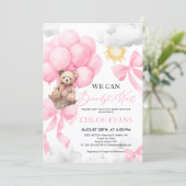 ピンク我々は赤ちゃんシャワー招待状を心待ちできる 招待状 (スタンド正面)