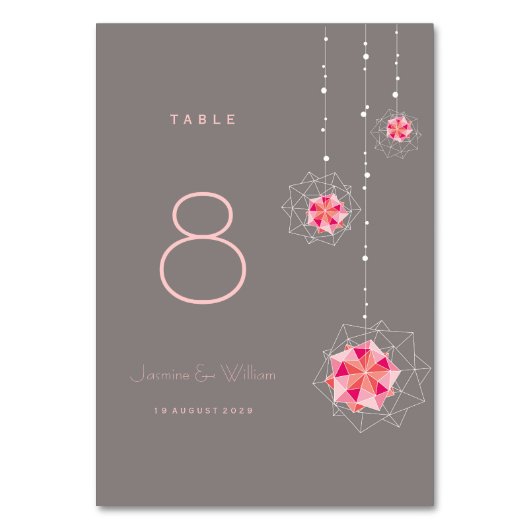 ピンク折り紙ぶら下がったのオーナメントがアジアの光結婚を照らす テーブルナンバー (正面)