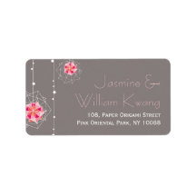 ピンク折り紙ぶら下がったのオーナメントがアジアの光結婚を照らす