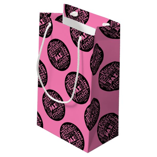 ピンク抱き枕の平和デザイン(複数言語) スモールペーパーバッグ (裏面アングル)