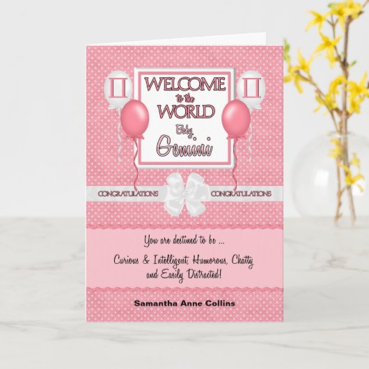 ピンク新生児ガールジェミニおめでとう カード (黄色い花)