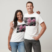 ピンク日本のソーサー・マグノリア Tシャツ (ユニセックス)