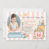 ピンク映画をテーマにした写真の誕生日パーティーの招待 招待状 (正面)