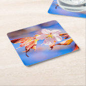 ピンク桜フラワーブルースカイ スクエアペーパーコースター (アングル)