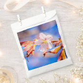 ピンク桜フラワーブルースカイ フェイバーバッグ (クリップ留めされた状態)