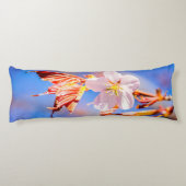 ピンク桜フラワーブルースカイ ボディピロー (裏面)