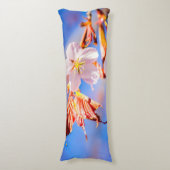 ピンク桜フラワーブルースカイ ボディピロー (正面縦)