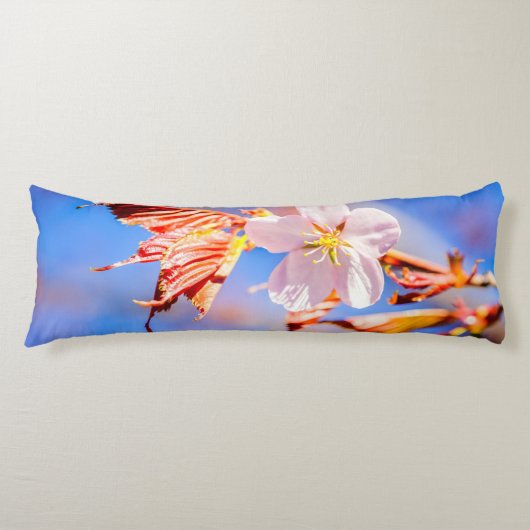 ピンク桜フラワーブルースカイ ボディピロー (正面)