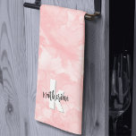 ピンク水彩モノグラスタイリッシュム キッチンタオル<br><div class="desc">柔らかい赤面のピンクの水色の背景は、イニシャルと名前を特徴とする可愛いコンテンポラリーモノグラムタオルのキャンバスを提供する。モノグラムの白黒カラーパレットは、スクリプトフォントと混ぜモダンたクリーンなフォントで構成され、おもしろいの魅力をシンプル醸し出している。あなたの宇宙でロックする方法に自分の名を使用するか、最後の名前を使用するか、あなたの上にある！文字を変更すると、イニシャルの位置が文字より低くなったり高くなったりすることがあります。編集もしツールに移動すると、簡単に移動できのまわりにる。パーソナライズされた可愛いスタイリッシュ水の色ピンクのイニシャル名モノグラムのキッチンタオルホームデコール</div>