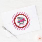 ピンク消防車トラック誕生日ベビーシャワー ラウンドシール (封筒)