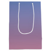 ピンク淡い色のとブルーのグラデーショングラデーション ミディアムペーパーバッグ (裏面)