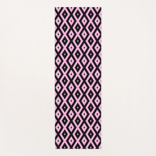 ピンク淡い色のと黒のダイヤモンドパターン ヨガマット (正面)