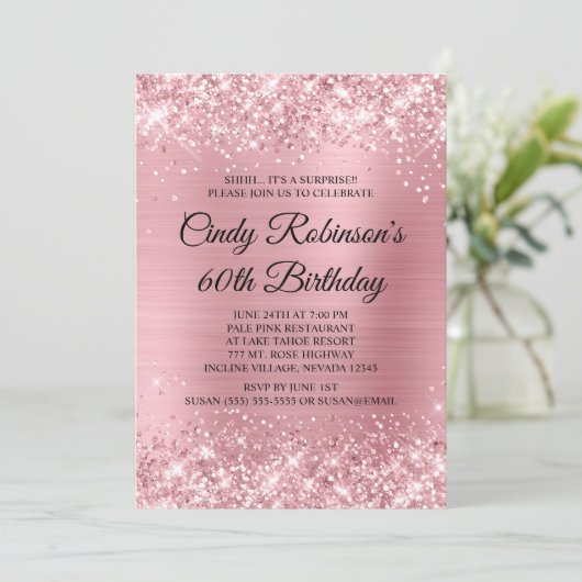 ピンク淡い色のグリッターとフォイル60誕生日 招待状 (スタンド正面)