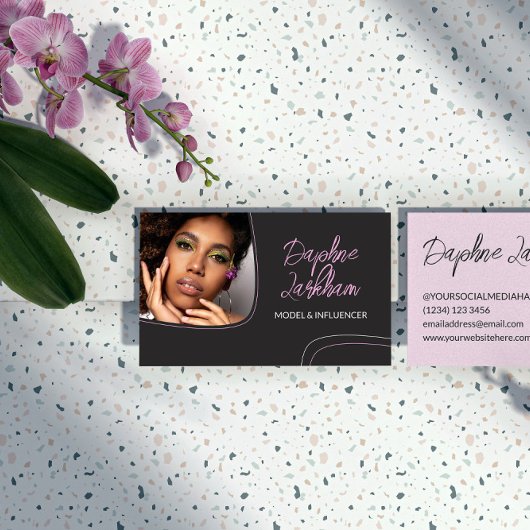 ピンク淡い色のライン写真シグネチャースクリプトQRコード 名刺