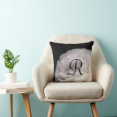 ピンク淡い色のローズ花びらモノグラムフローラ広場 クッション (椅子)