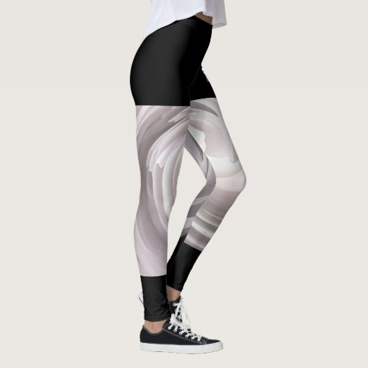 ピンク淡い色の抽象芸術の渦(フェイクブラックショート付き) レギンス (右)