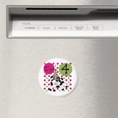 ピンク牛の4th誕生日Tシャツとギフト マグネット (インサイチュ (食洗機))