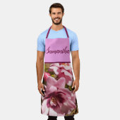 ピンク独身のバラバラ花フローラ写真 エプロン (着用した状態)