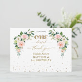 ピンク白い花女の子1歳の誕生日バプテスマ サンキューカード (スタンド正面)