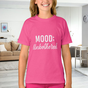 ピンク白の引用ムード気にしない女の子 Tシャツ