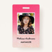 ピンク白グラデーショングリッタースタッフフォト バッジ (正面)