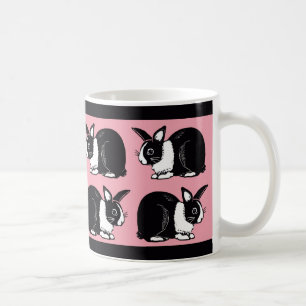 ピンク白黒ウサギおよび黒いマグ コーヒーマグカップ