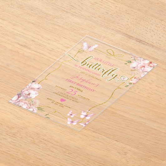ピンク私たちの小さな蝶のフローラ女の子1st誕生日 アクリル招待状 (レイダウン)
