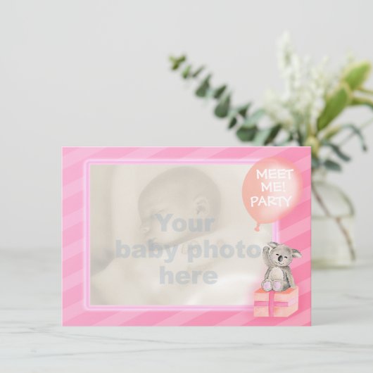 ピンク私に新生児の女の子のパーティーの招待会って下さい 招待状 (スタンド正面)