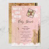 ピンク素朴ウッドベビー外は寒い 招待状 (正面/裏面)