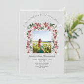 ピンク素朴フローラホワイトウッドブライダルシャワーインビタ 招待状 (スタンド正面)