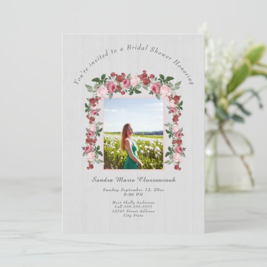 ピンク素朴フローラホワイトウッドブライダルシャワーインビタ 招待状 (スタンド正面)