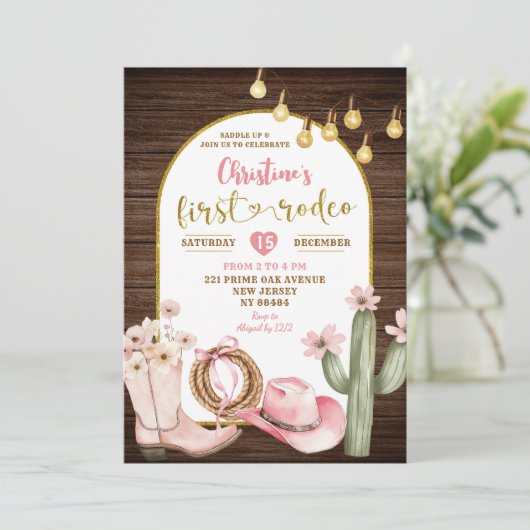 ピンク素朴女性のカーボーイファースト誕生日 招待状 (スタンド正面)