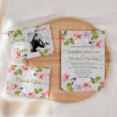 ピンク素朴花模様オンホワイトウッド招待状 招待状