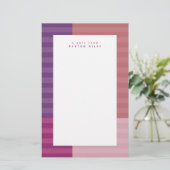 ピンク紫のストライプの枠おもしろいかわいいパーソナライズされた 便箋 (スタンド正面)
