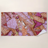 ピンク紫の絵を描火山石のスケッチ ビーチタオル (正面)