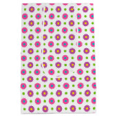 ピンク紫イエローブルーイースターの花 ミディアムペーパーバッグ (裏面)