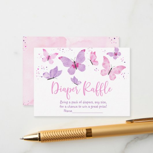 ピンク紫色の蝶の赤ちゃんシャワーおむつラッフル エンクロージャーカード (正面/裏面インサイチュ)