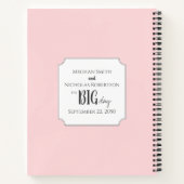 ピンク結婚ズブライドプランナーパーソナライズされた ノートブック (裏面)