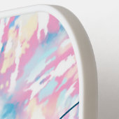 ピンク絞り染めスクリプト名カスタム ピックルボールラケット (左詳細)