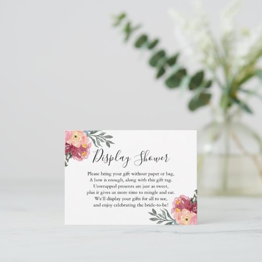 ピンク絵を描フローラ表示ブライダルシャワーギフトラベル エンクロージャーカード (スタンド正面)