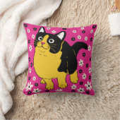 ピンク色に黒い黄色の白かわいい猫と花 クッション (ブランケット)