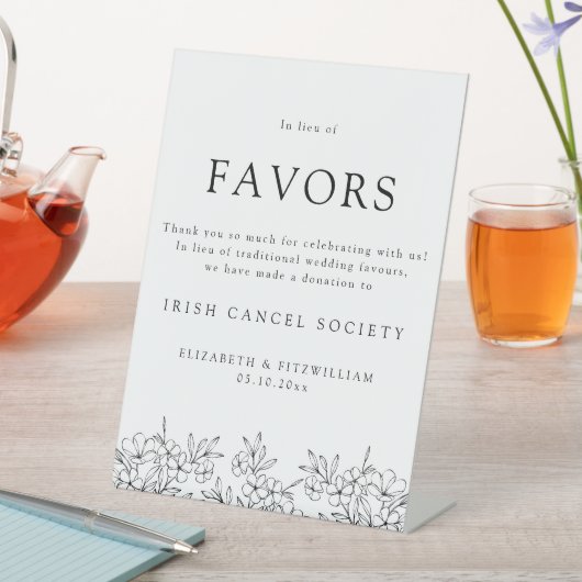 ピンク色のさくらんぼの花エレガントに代わって 台座サイン (インサイチュ)