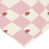 ピンク色のイチゴ ショートテーブルランナー (コーナー)