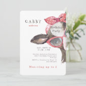 ピンク色のカウピンクに誕生日の眼鏡 招待状 (スタンド正面)