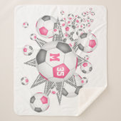 ピンク色のガーリーサッカーボール吹き出しスポーツデッキ シェルパブランケット (正面)