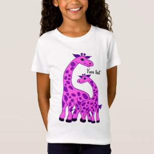 ピンク色のキリンのイラストレーション Tシャツ