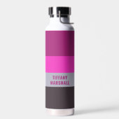 ピンク色のグレーと濃くミュートされた紫のストライプ色パターン ウォーターボトル (左面)