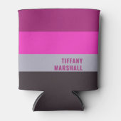 ピンク色のグレーと濃くミュートされた紫のストライプ色パターン 缶クーラー (正面)